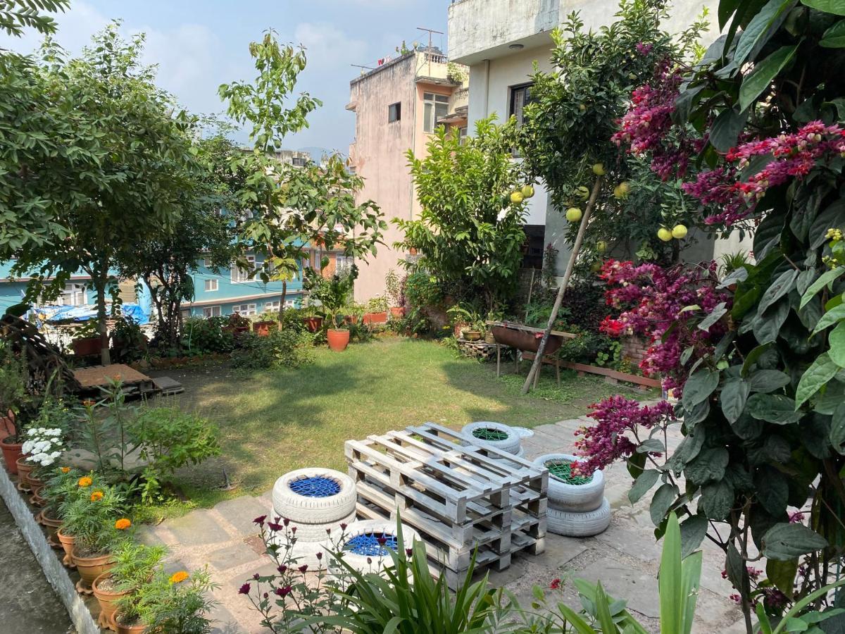 Birds Nest Hostel Катманду Экстерьер фото