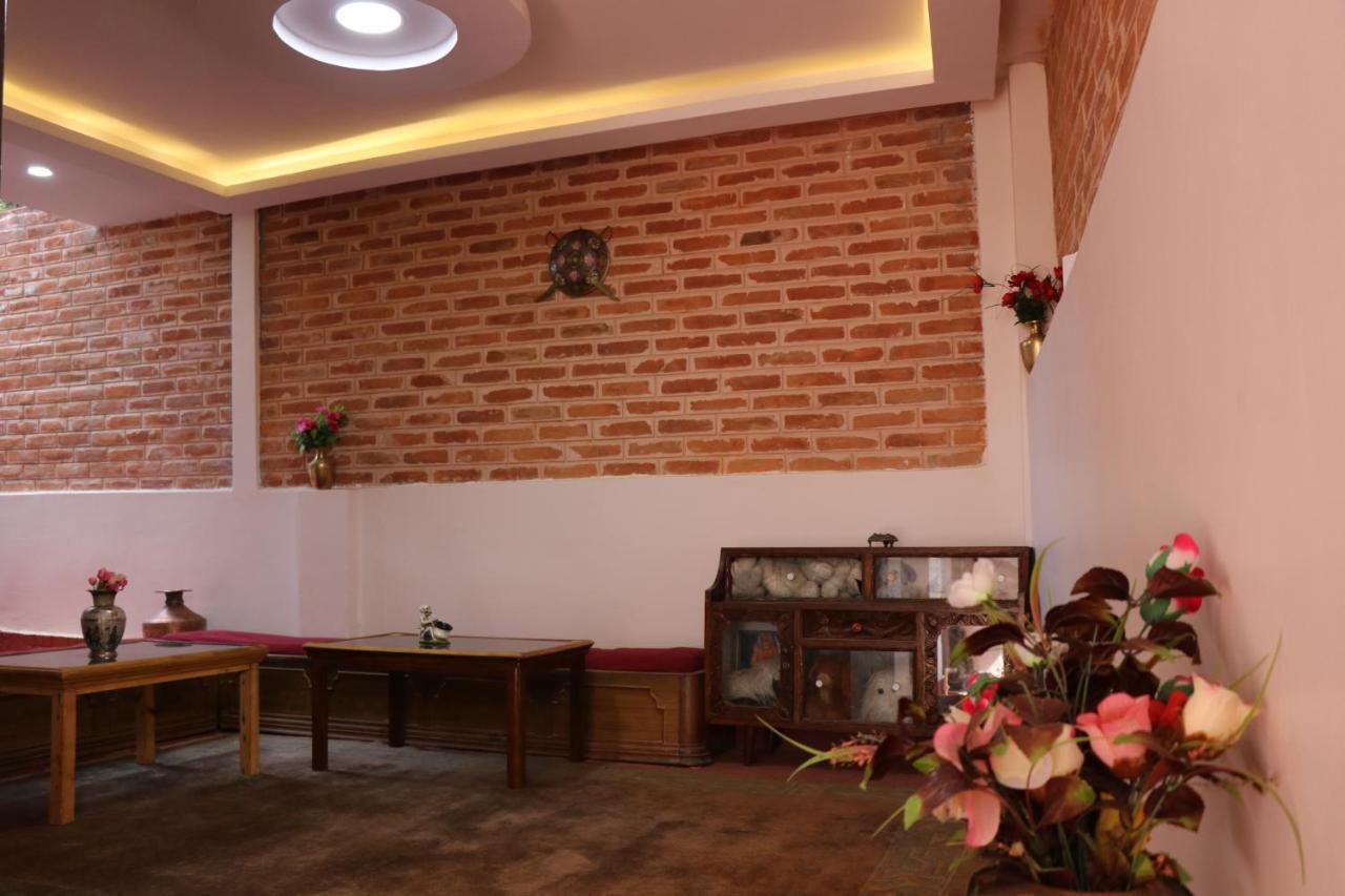 Birds Nest Hostel Катманду Экстерьер фото