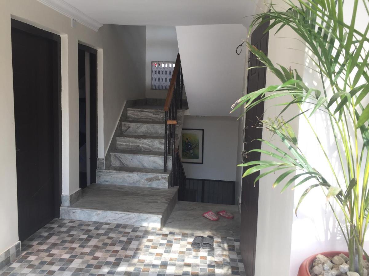 Birds Nest Hostel Катманду Экстерьер фото